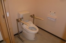 福祉施設なので、福祉トイレです。