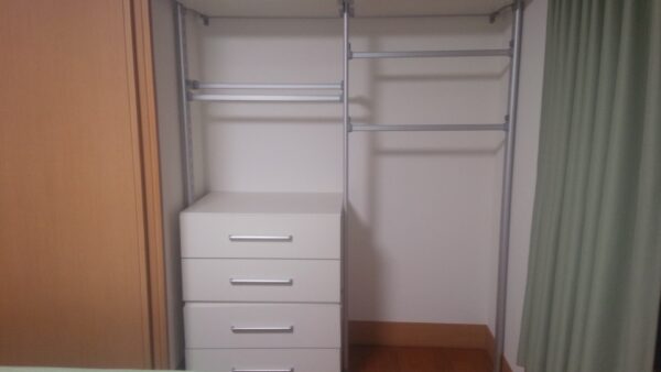 収納家具取り付け